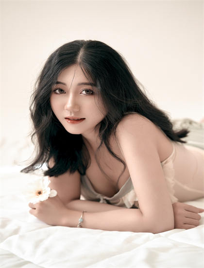 《我的美女总裁老婆》主角分析扣人心弦的：角色塑造与成长轨迹，热搜话题