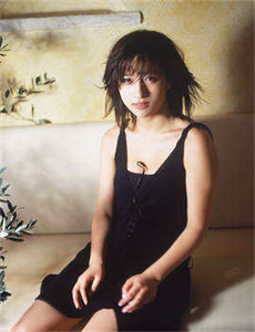 撕开奶罩揉吮奶头玩大胸GIF/理想回应车内摄像头拍色情图片