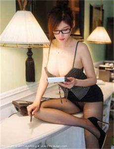 办公室撕开奶罩揉吮奶头GIF/奥特曼大电影超银河帝国