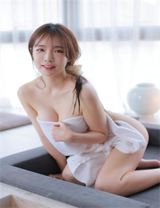 ysl口红水蜜桃色号76/微笑pasta 电视剧